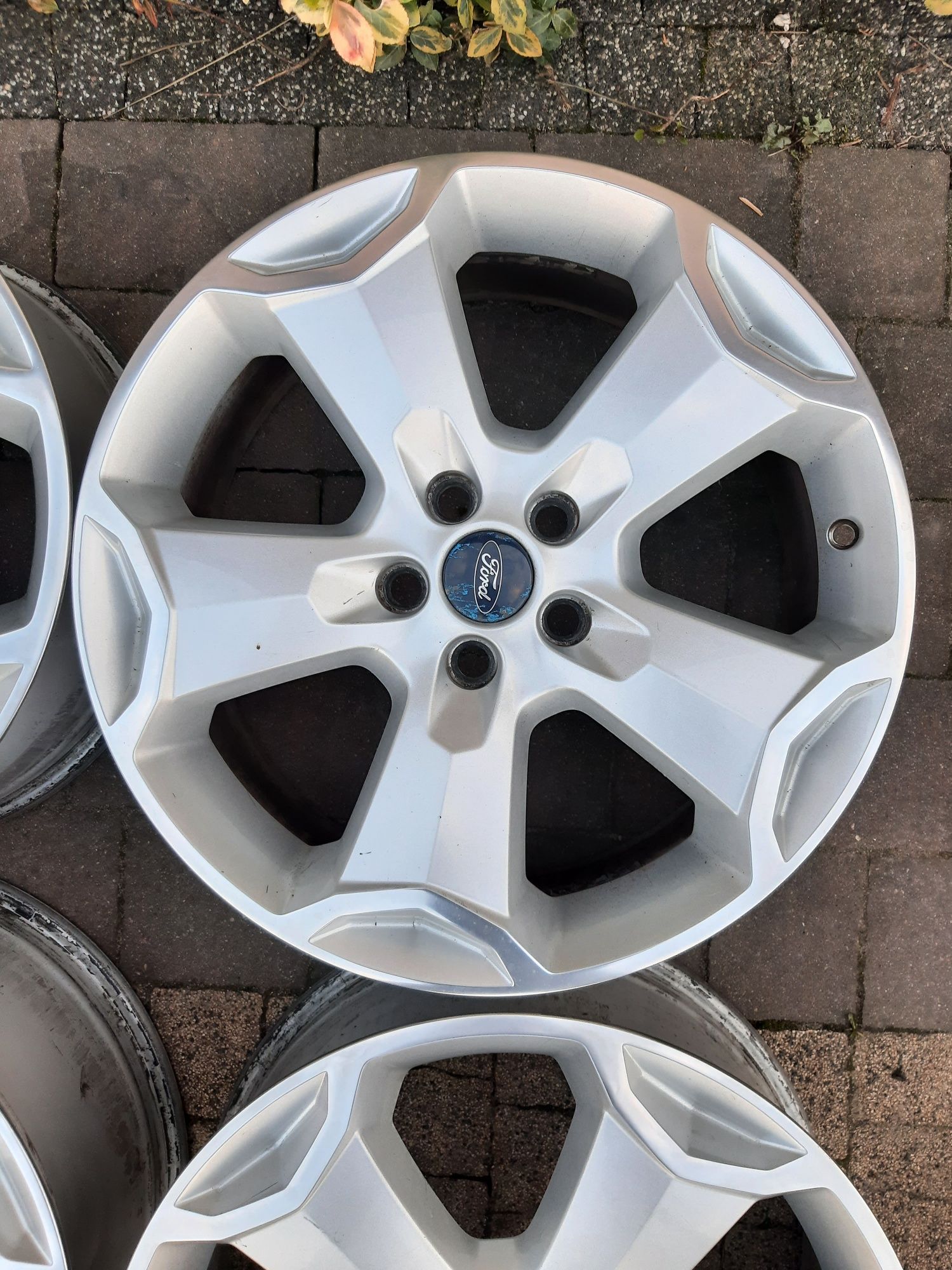 Felgi 18 Ford 5x108 7,5J et52,5