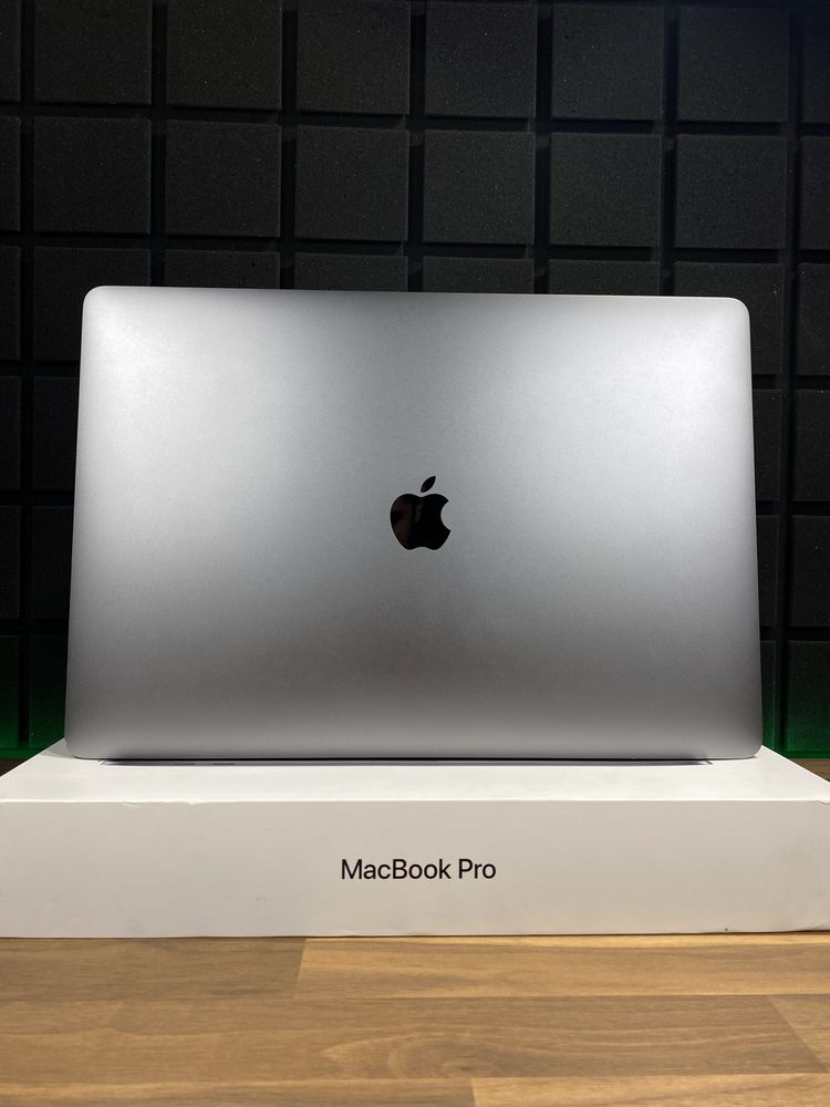 MacBook Pro 2018/15-inch/i7/16gb/4gb/256gb