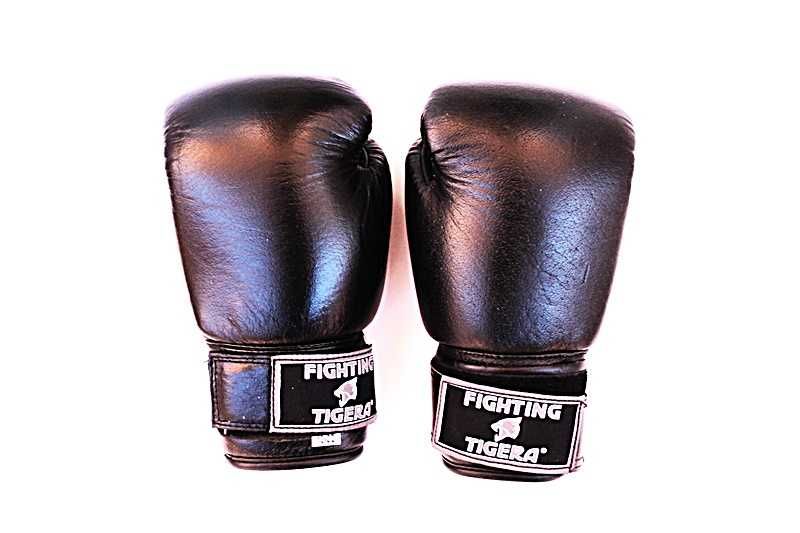 Rękawice bokserskie 10 oz FIGHTING TIGERA Czarne trening  SKÓRZANE