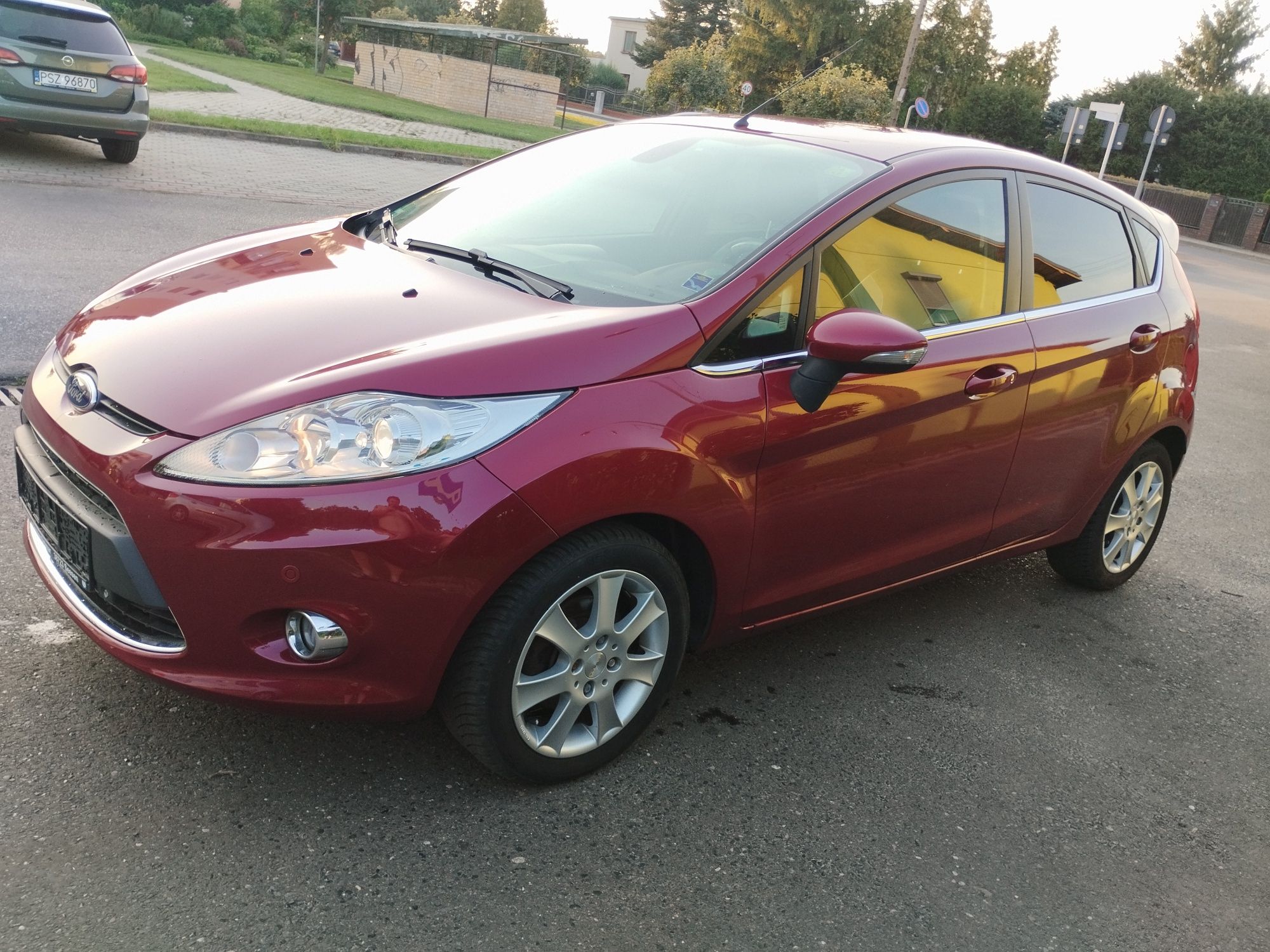 Ford Fiesta MK7 1.4b ładny zadbany bogato wyposażony skóra klima xenon