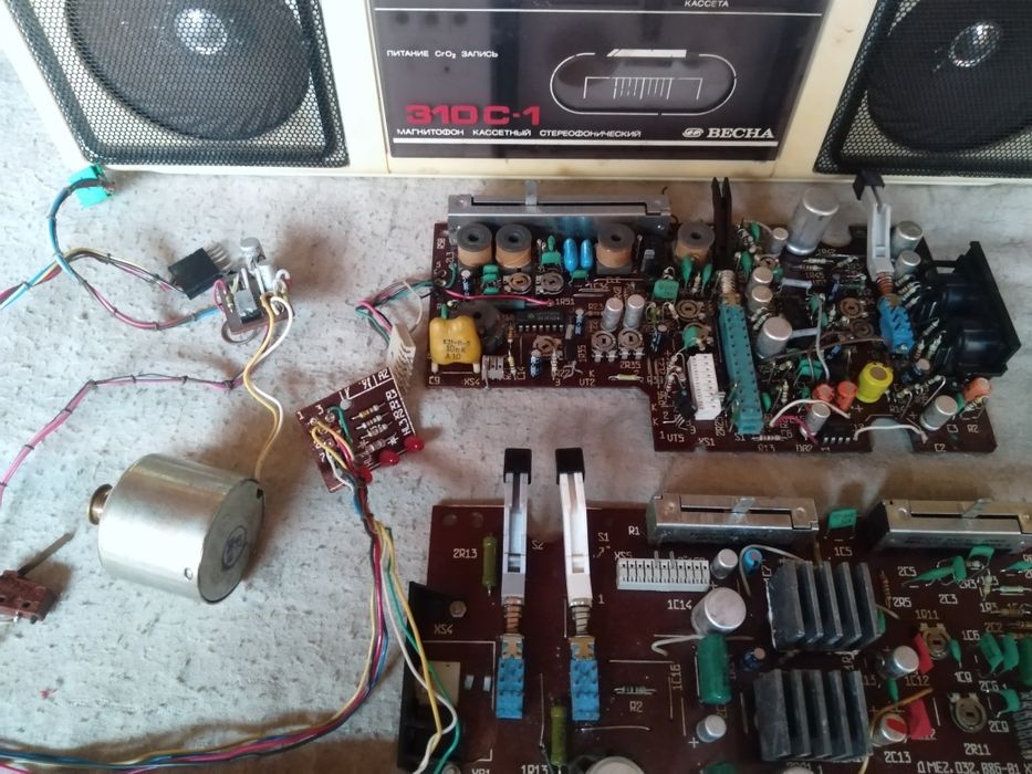 Плата на магнітофон