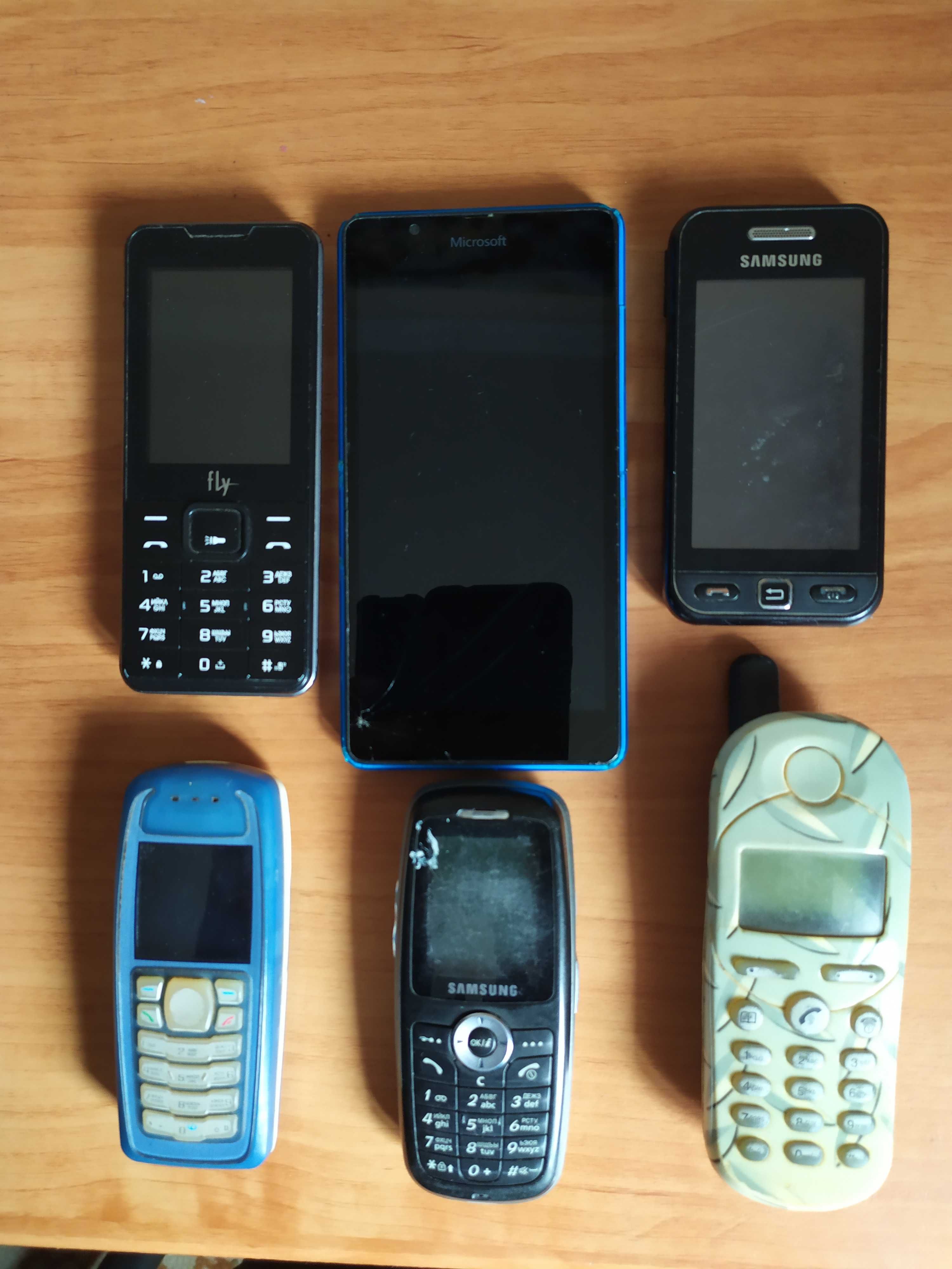 телефони: Samsung GT-S5230: SGH-X620; Nokia3100; Microsoft RM1141