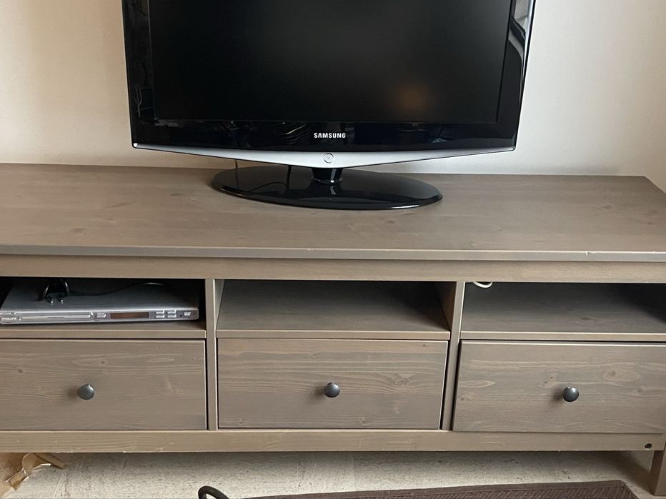 Movel tv hemnes Ikea com 3 gavetas