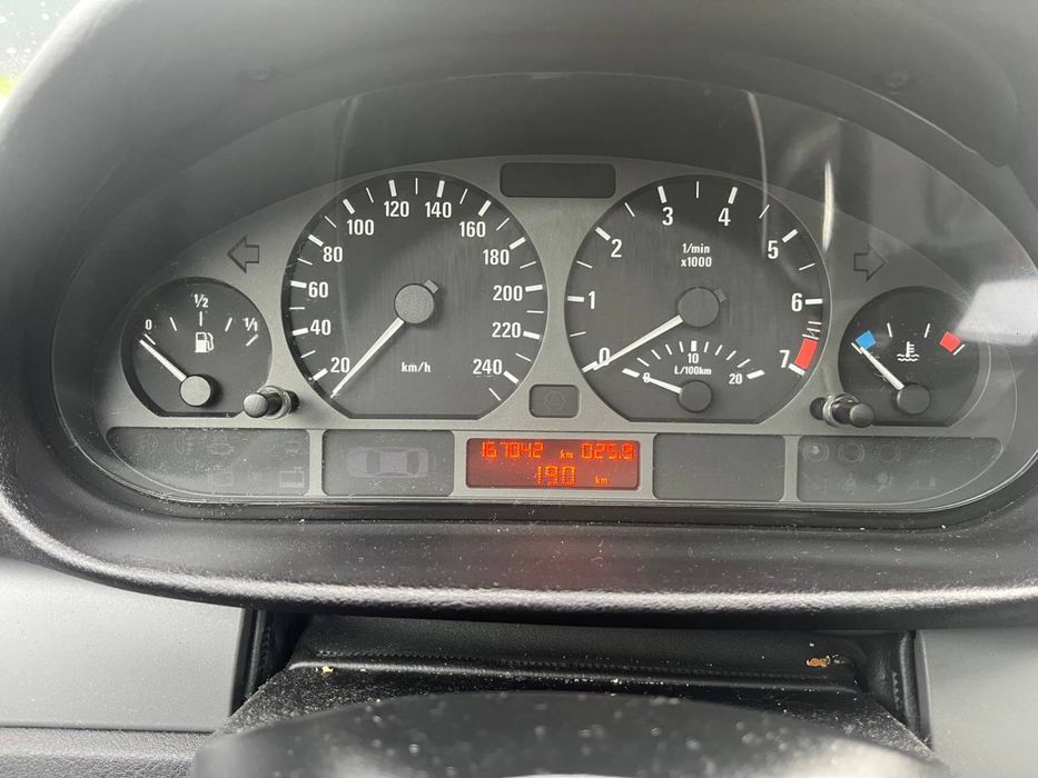 Witam sprzedam BMW E46 1.8 benzyna 2003 rok