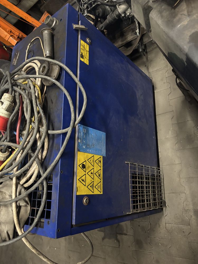 Kompresor śrubowy sprawny 15kw 10Bar
