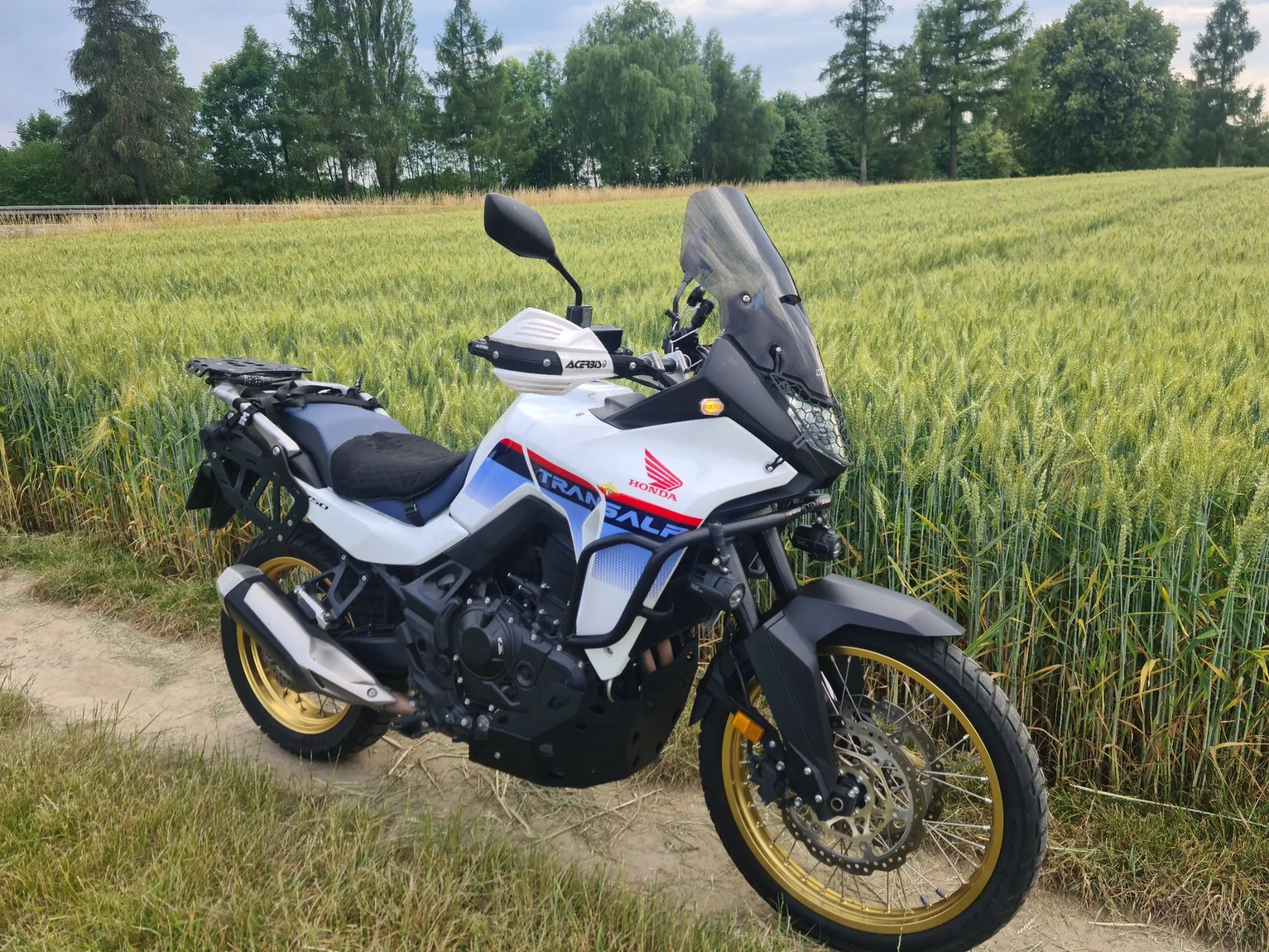 Honda Transalp Honda Transalp 750 PL salon, pierwszy właściciel, gotowy do jazdy.