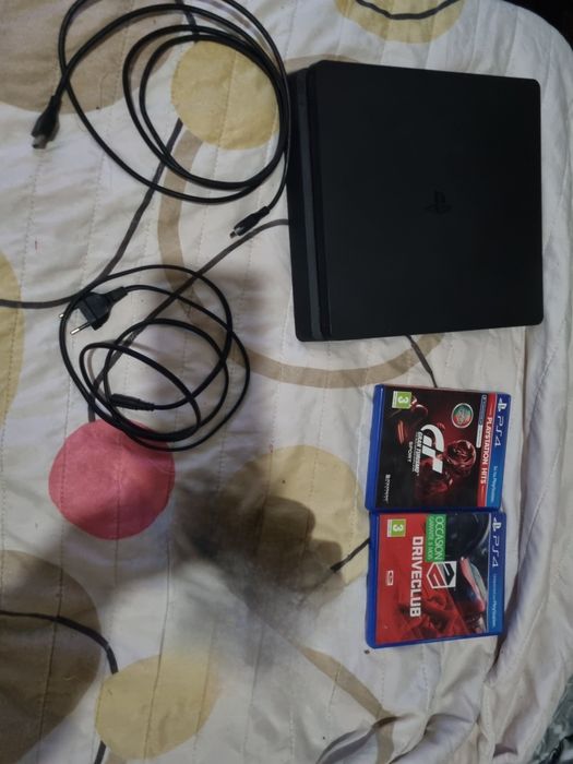 Playstation 4 com 1 comando e jogos