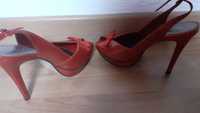 Sapatos vermelhos