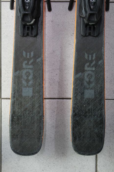 Narty freeride HEAD KORE 87 144 cm + wiązania Tyrolia