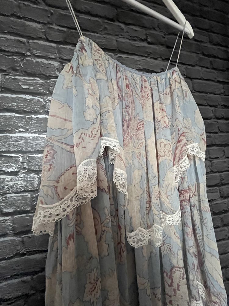 Sukienka z falban Zara r S