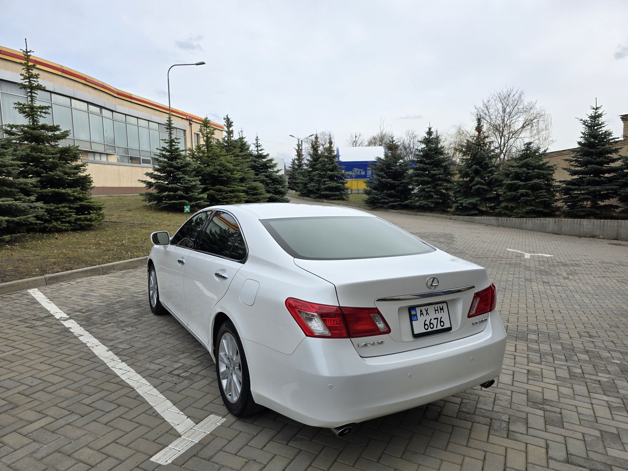 Официальный Lexus ES350