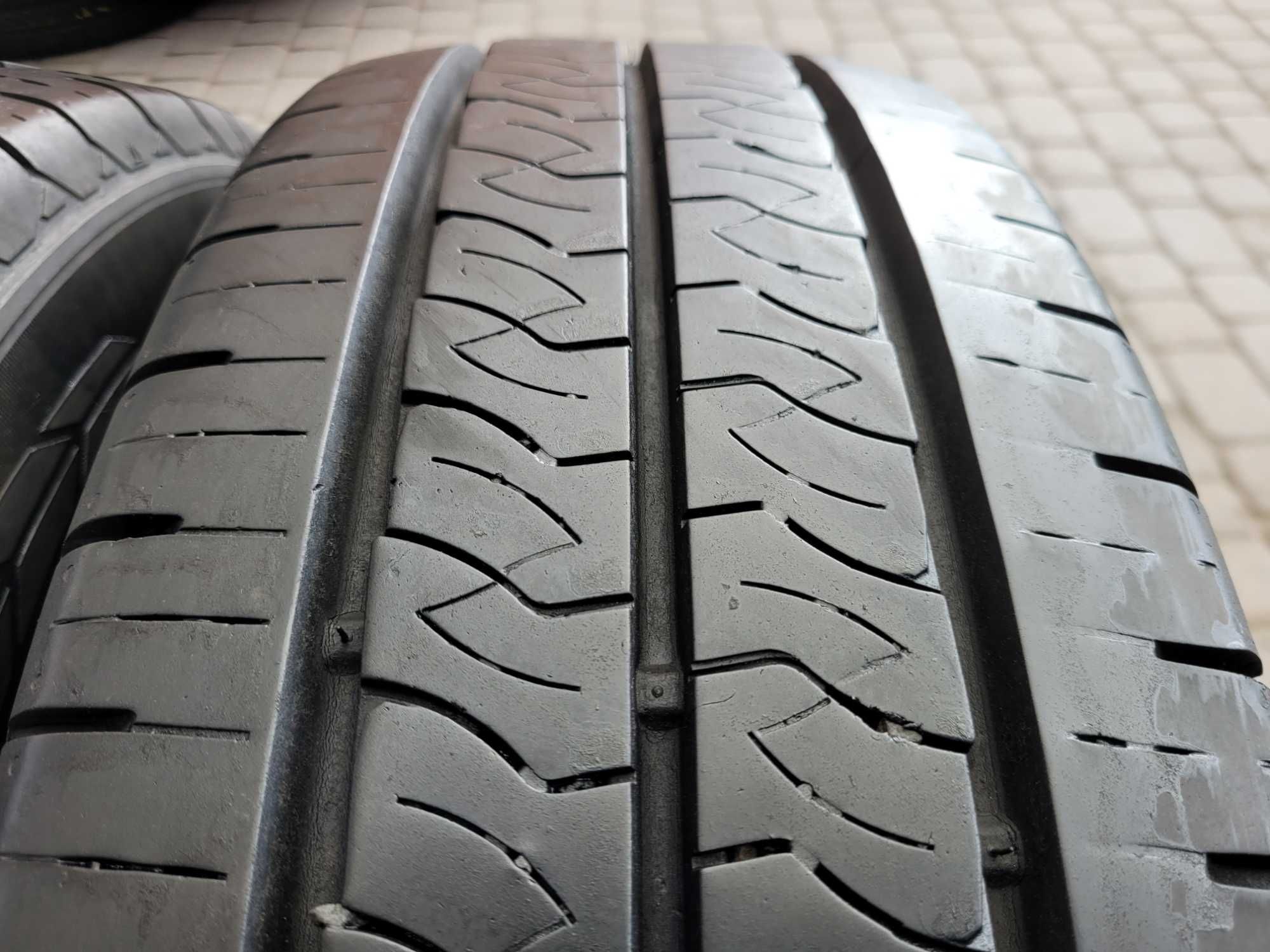215 / 75 R 16 C  Kumho