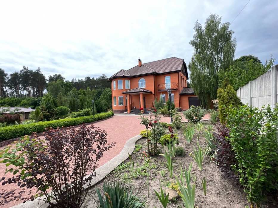 Продаж котеджу в ЖИВОПИСНОМУ пригороді Коростишіва.