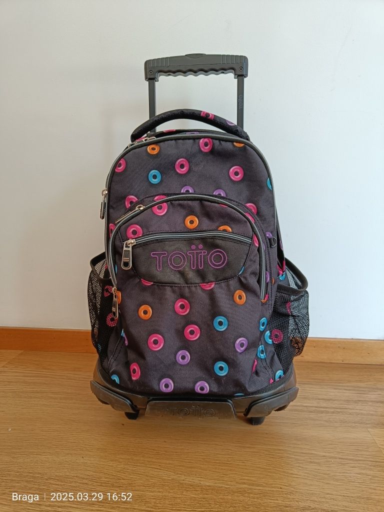 Mochila escolar TOTTO