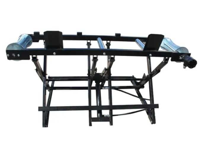 Hydrauliczny podajnik kłód drewna do piło-łuparek pni polan łuparki