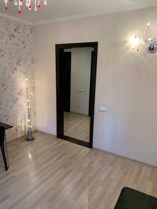 Двухкомнатная Ахматовой срочно продам