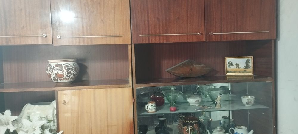 Стінка (стенка СССР, шафа, вітрина, шкаф, сервант)