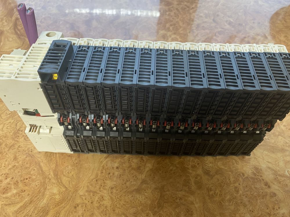 Блок сбора аналоговых сигналов и управления CPU PLC Schneider electric