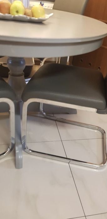 Krzesła fotele na płozach bujane srebrne ekoskóra tanio