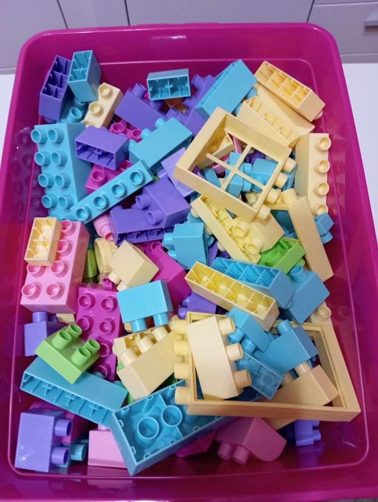 Klocki mega bloks kolorowe  plus gratis  pojemnik Unicorn