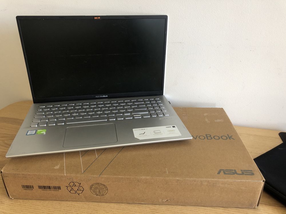 ASUS vivobook 15