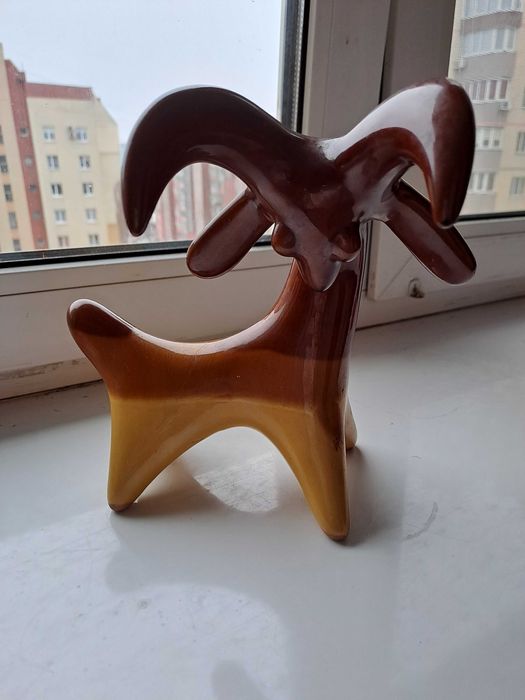 Статуэтка. Статуетка.Васильківська майоліка. Чудо звір. Коза.Козлик.