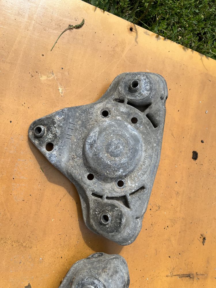 Czapka mocowanie amortyzatora do Audi A4 B5, A6 C5, Passat B5