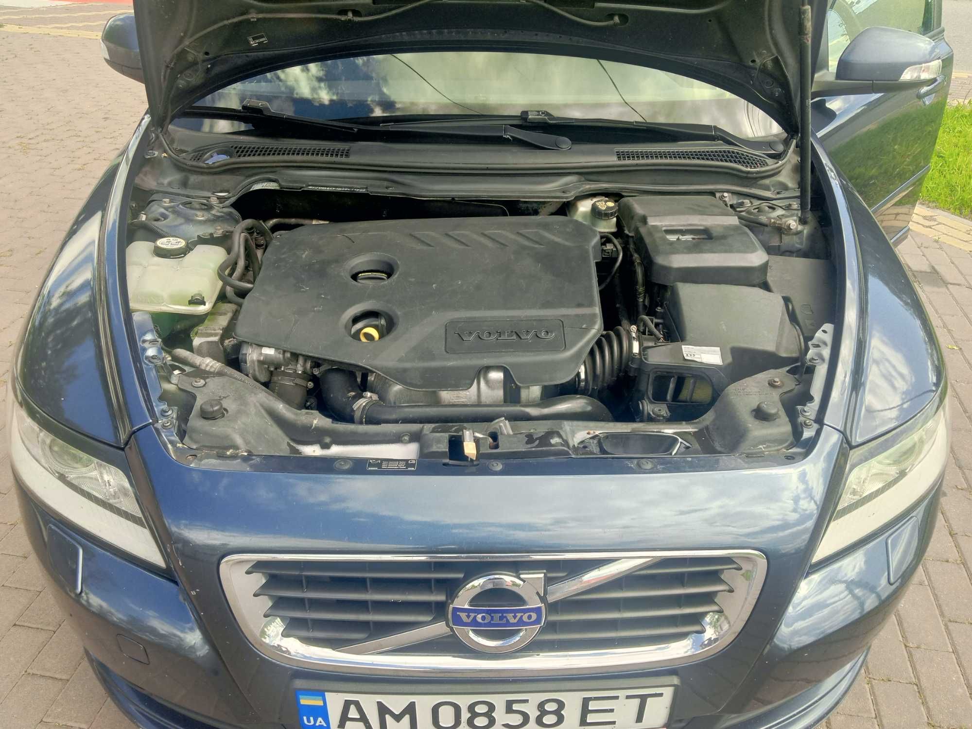 Продам VolvoS40 2011