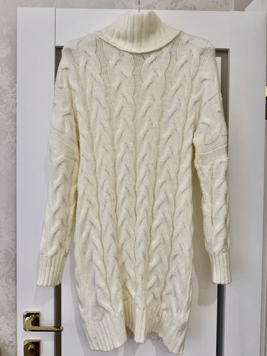 Тепле молочного кольору плаття 36 розмір