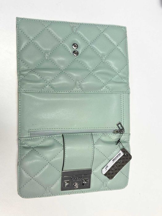 Nowy, oryginalny portfel Guess