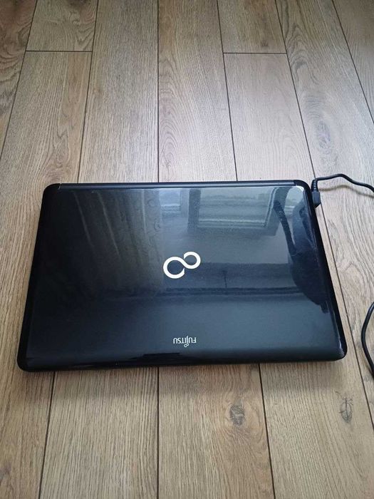 Ноутбук Fujitsu AH 530