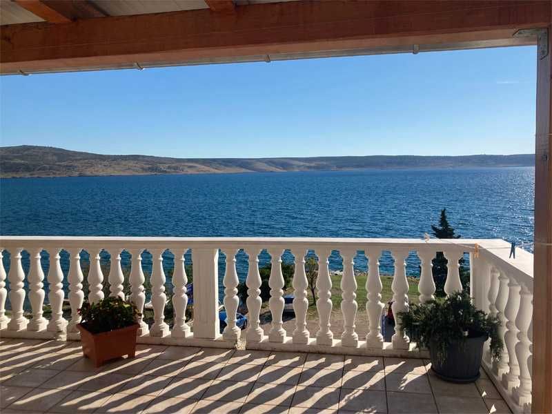 CHORWACJA STARIGRAD dwa apartamenty, noclegi z widokiem na morze