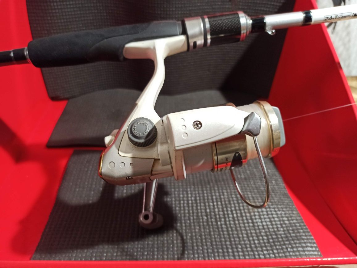 Vendo Carrete SHIMANO STRADIC 1000