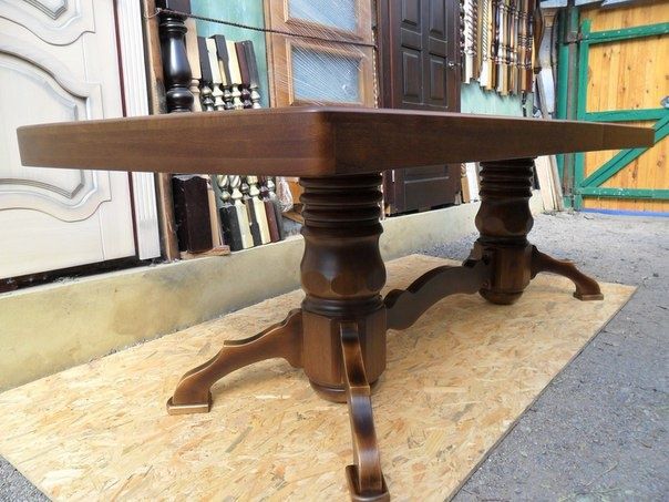 Столи  з дерева за Вашим замовленням.