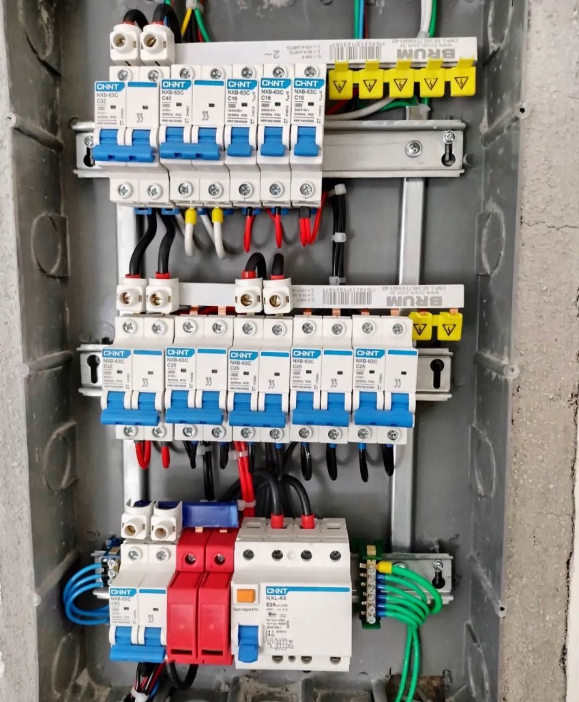 Eletricista 24h reparações  elétricas Toda Lisboa