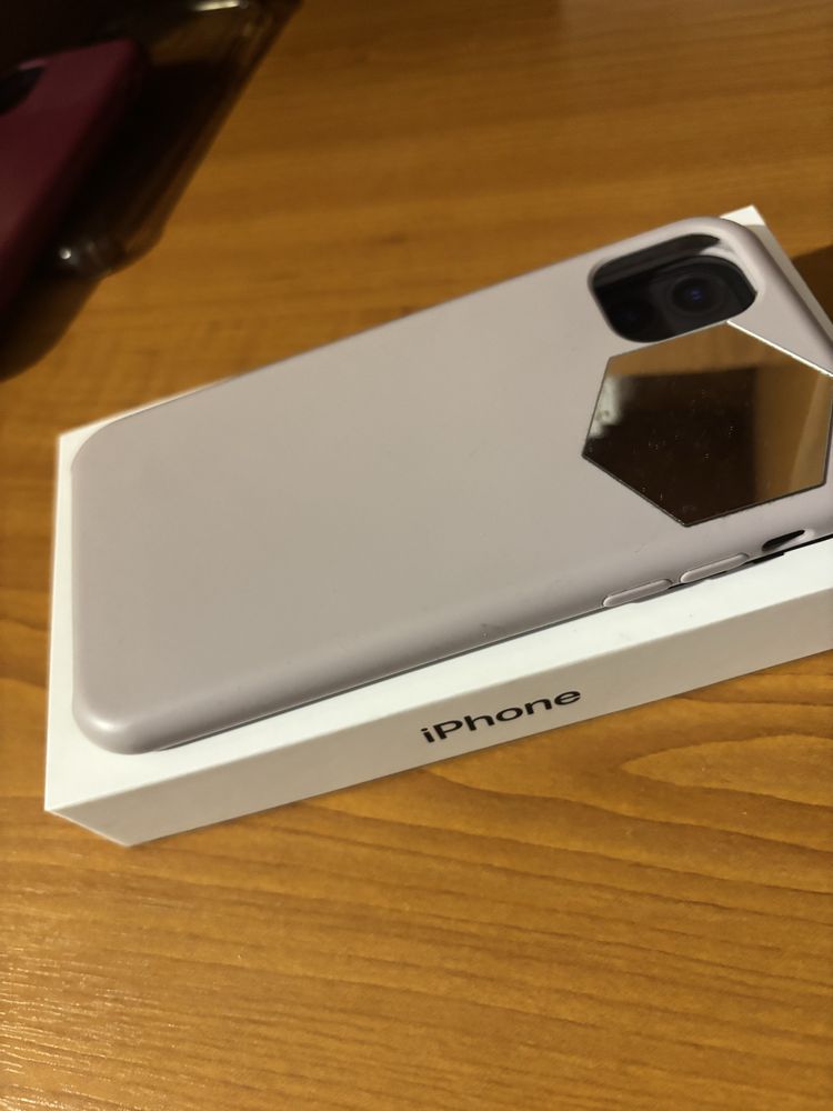 Продам iphone 11/64gb