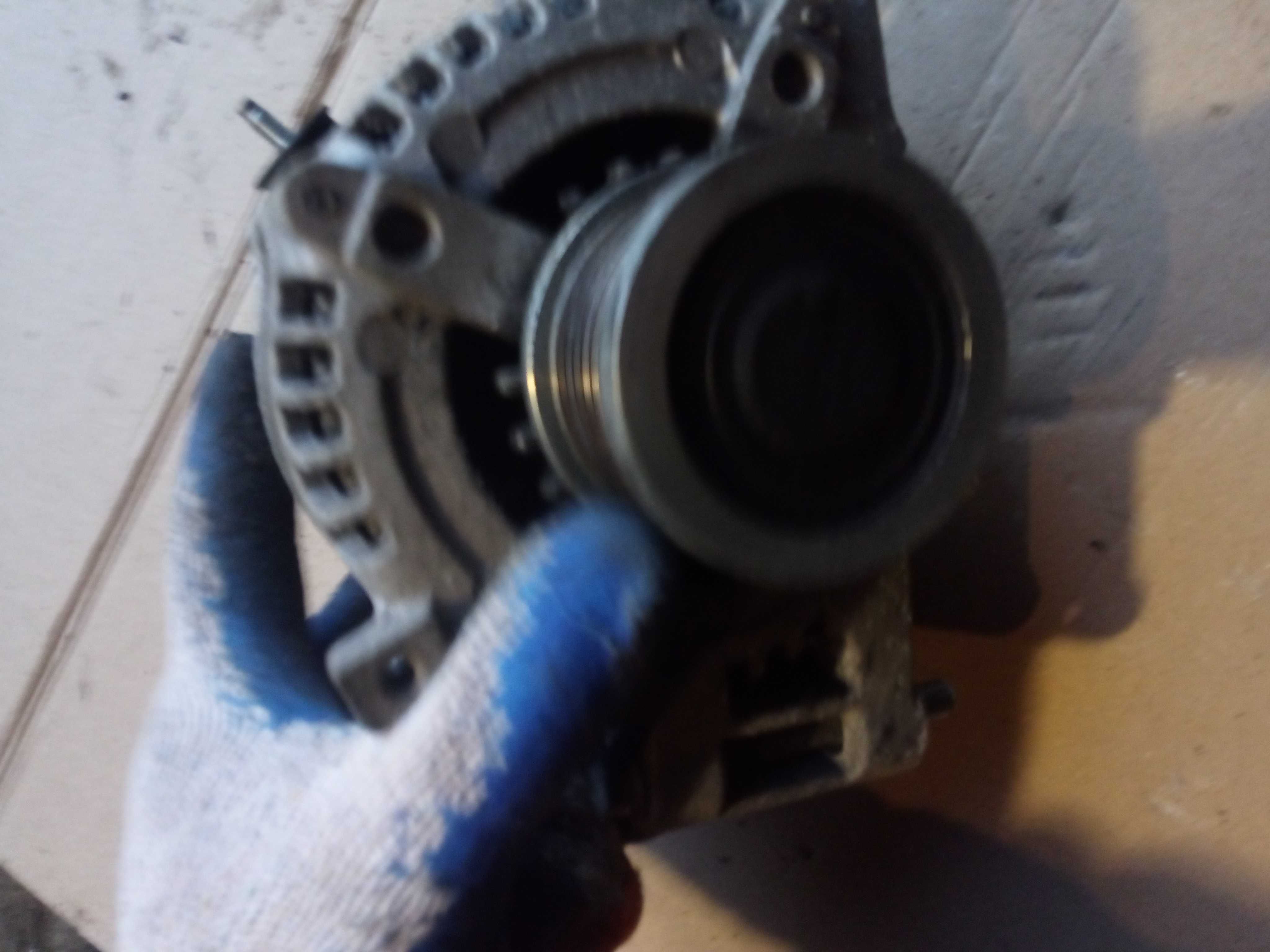 toyota AVENSIS T27 09-15    2,0 2,2 alternator