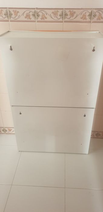 2 shoe racks, like new—one orange and one green, from Conforama64285660493571122