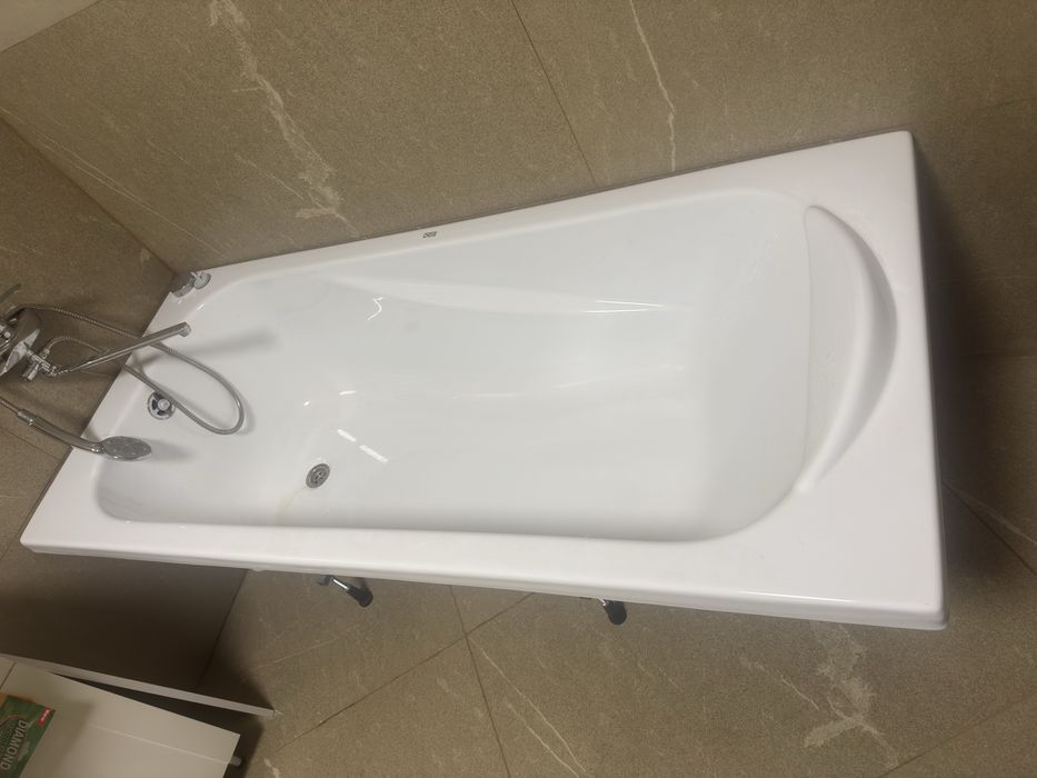 Ванна EGO акрилова прямокутна на ніжках