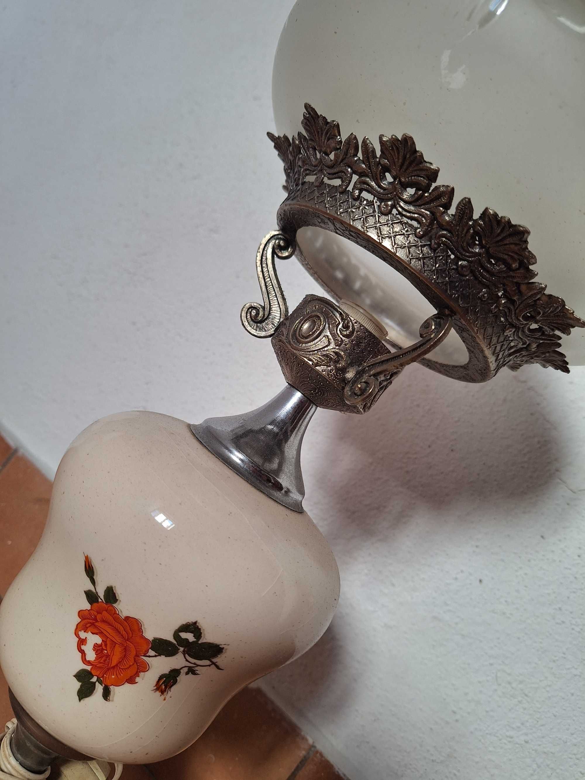 Candeeiro de mesa antigo