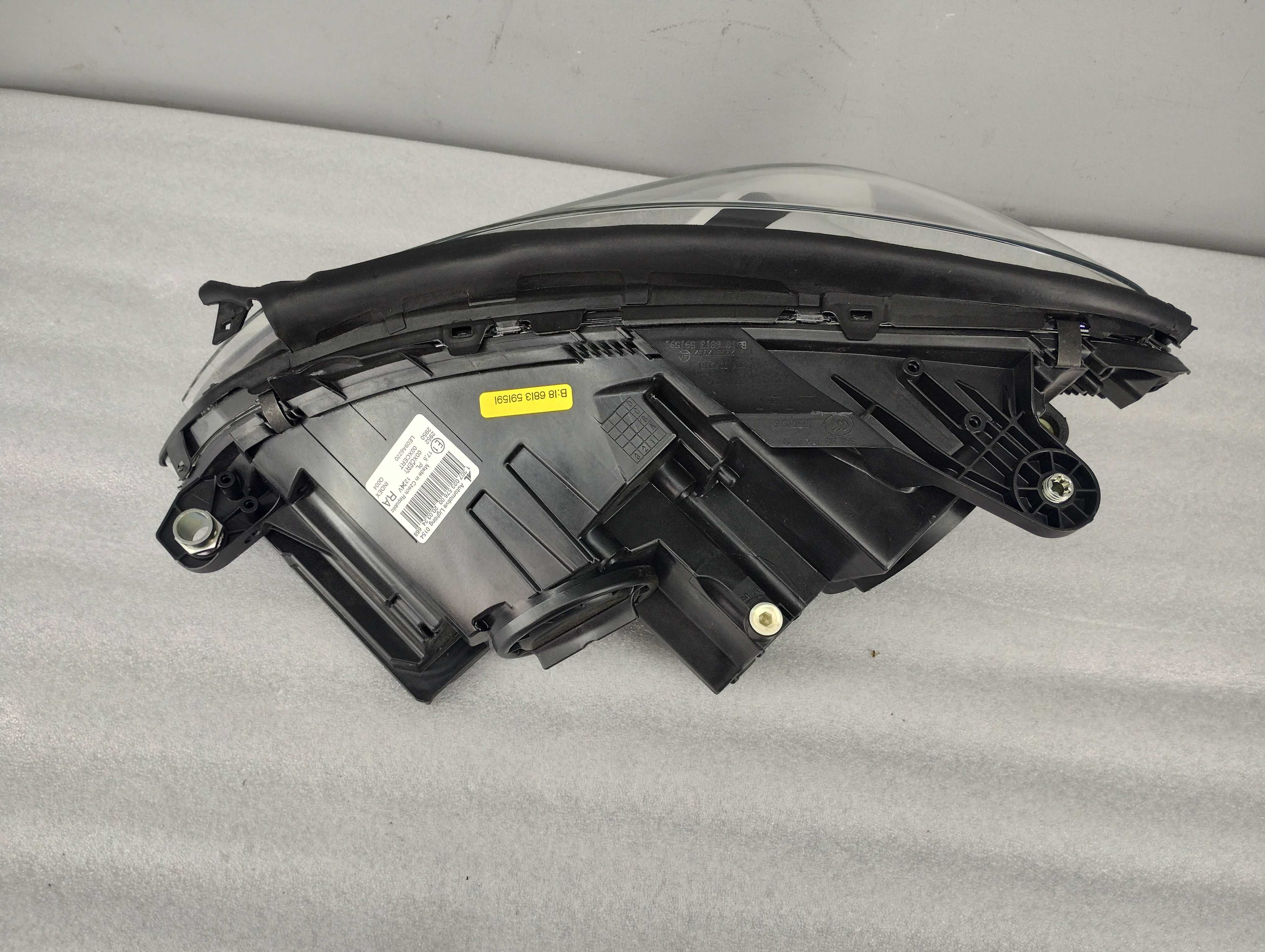 Lampa Reflektor Prawy Mercedes C-Klasa W204 Lift XENON EU! NOWA!