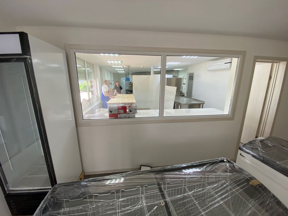 81 м² вихід з метро Героїв Праці кафе, магазин