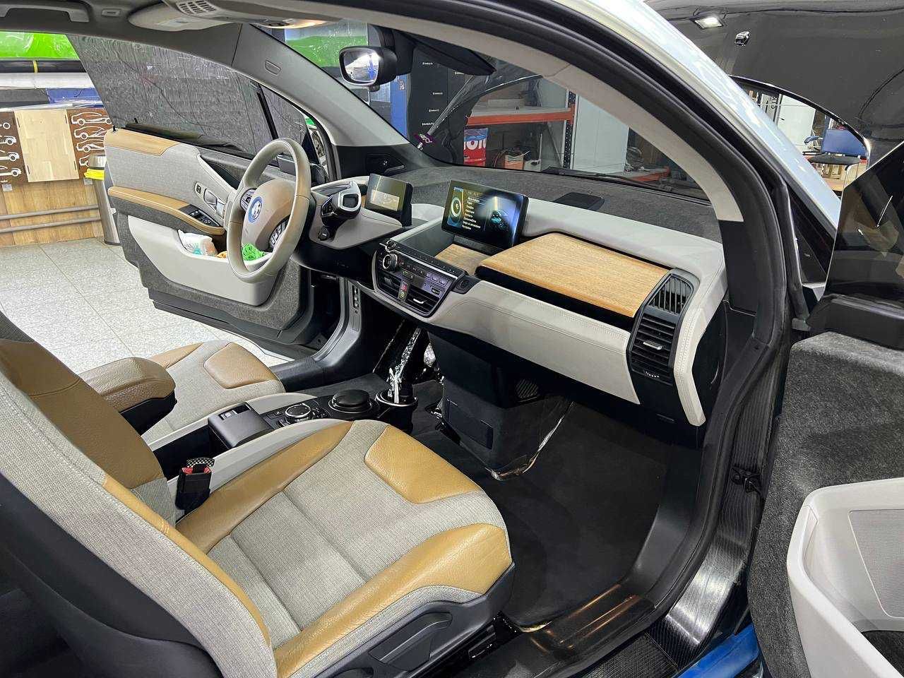 Продаж авто BMW I3