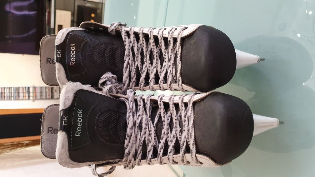 Продам коньки Reebok 6K