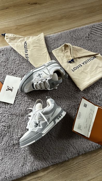 Lv skate gray
