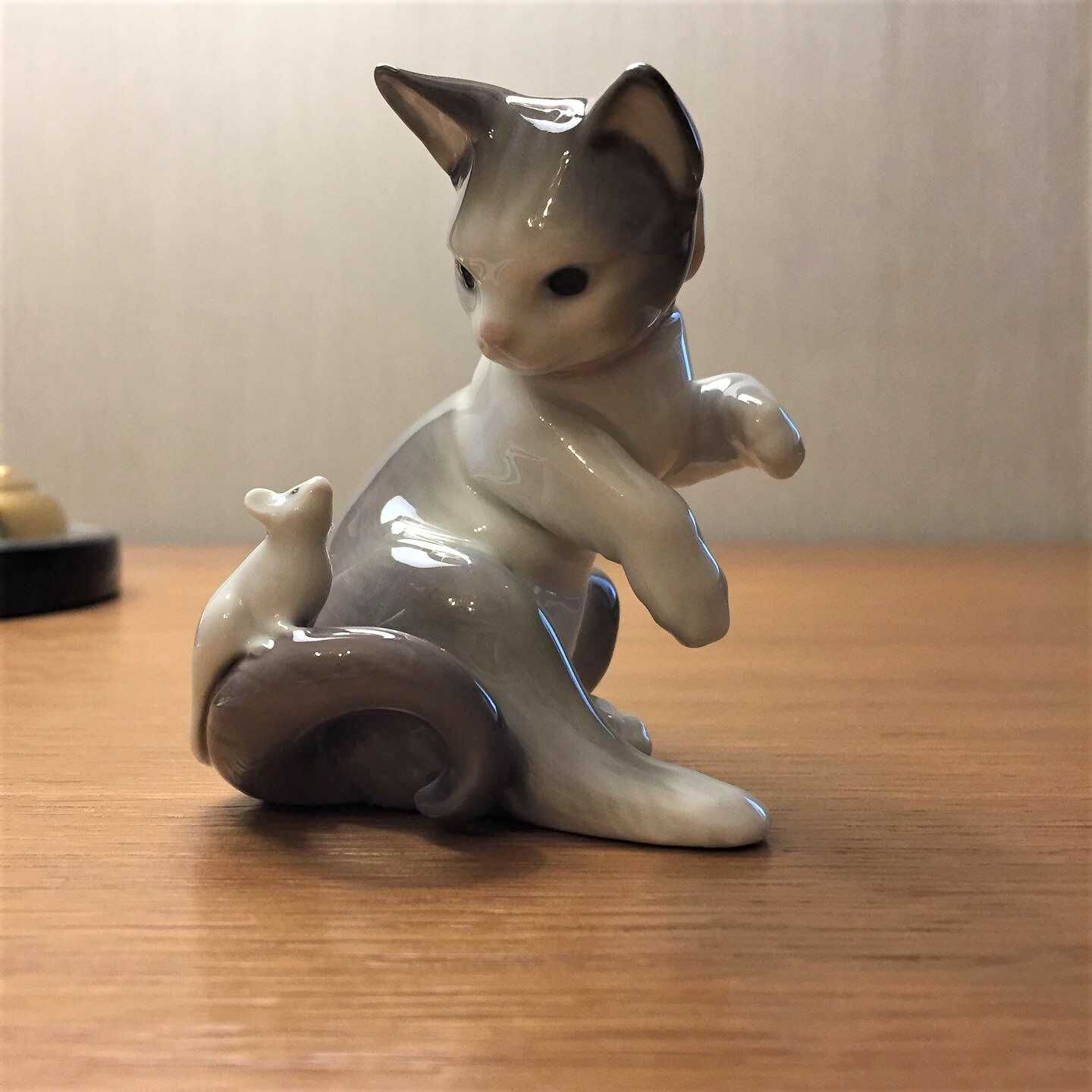 Фарфоровая статуэтка Lladro «Кошка и Мышка».