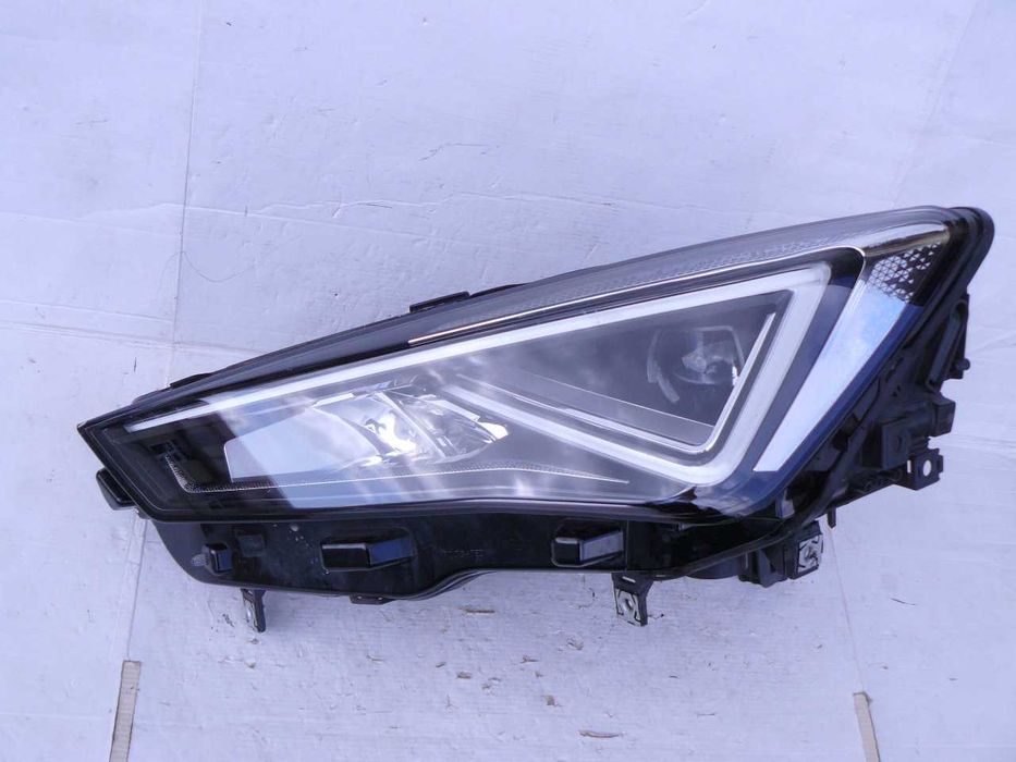 SEAT TARRACO Lampa przednia Lewa Full LED