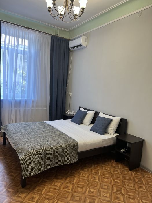 Продаю ліжко деревʼяне з матрасом  в гарному стані