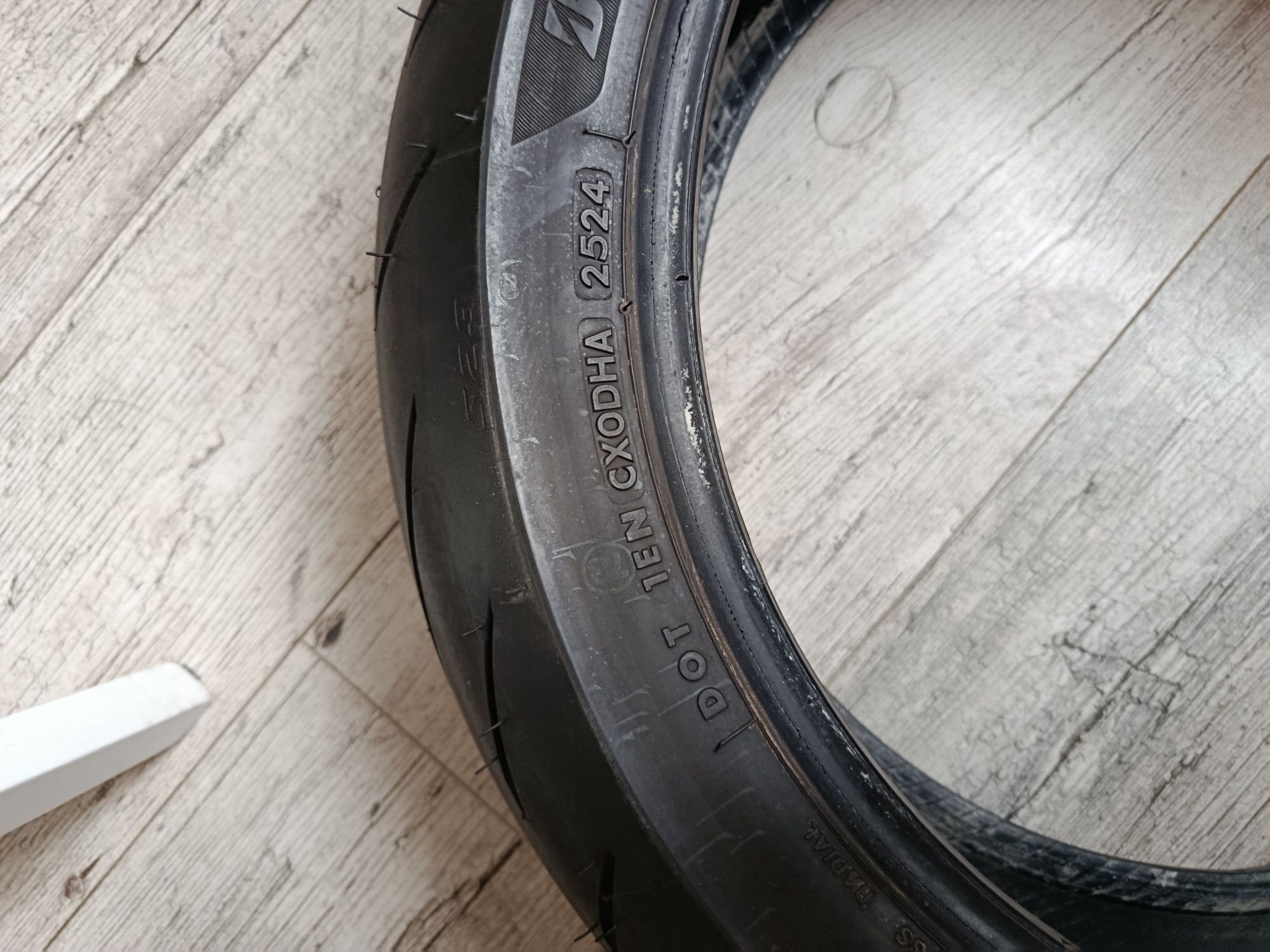 Sprzedam oponę Bridgestone batlax s23