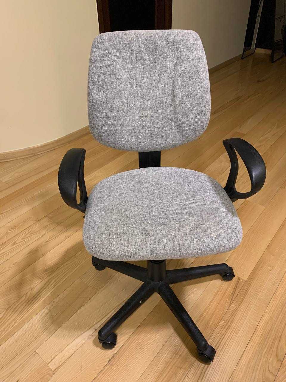 Sprzedam 2 krzesła / Продам 2 крісла